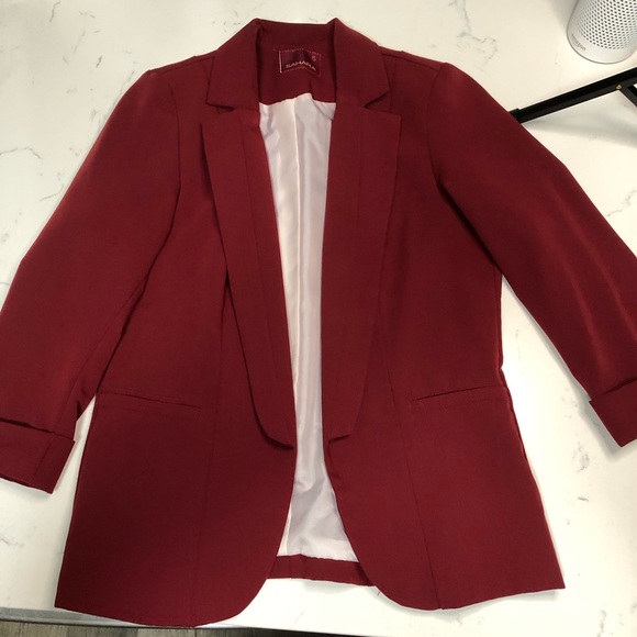 Burgundy Sahara Blazer Size Small (Fits Like size 4) - Picture 2 of 13